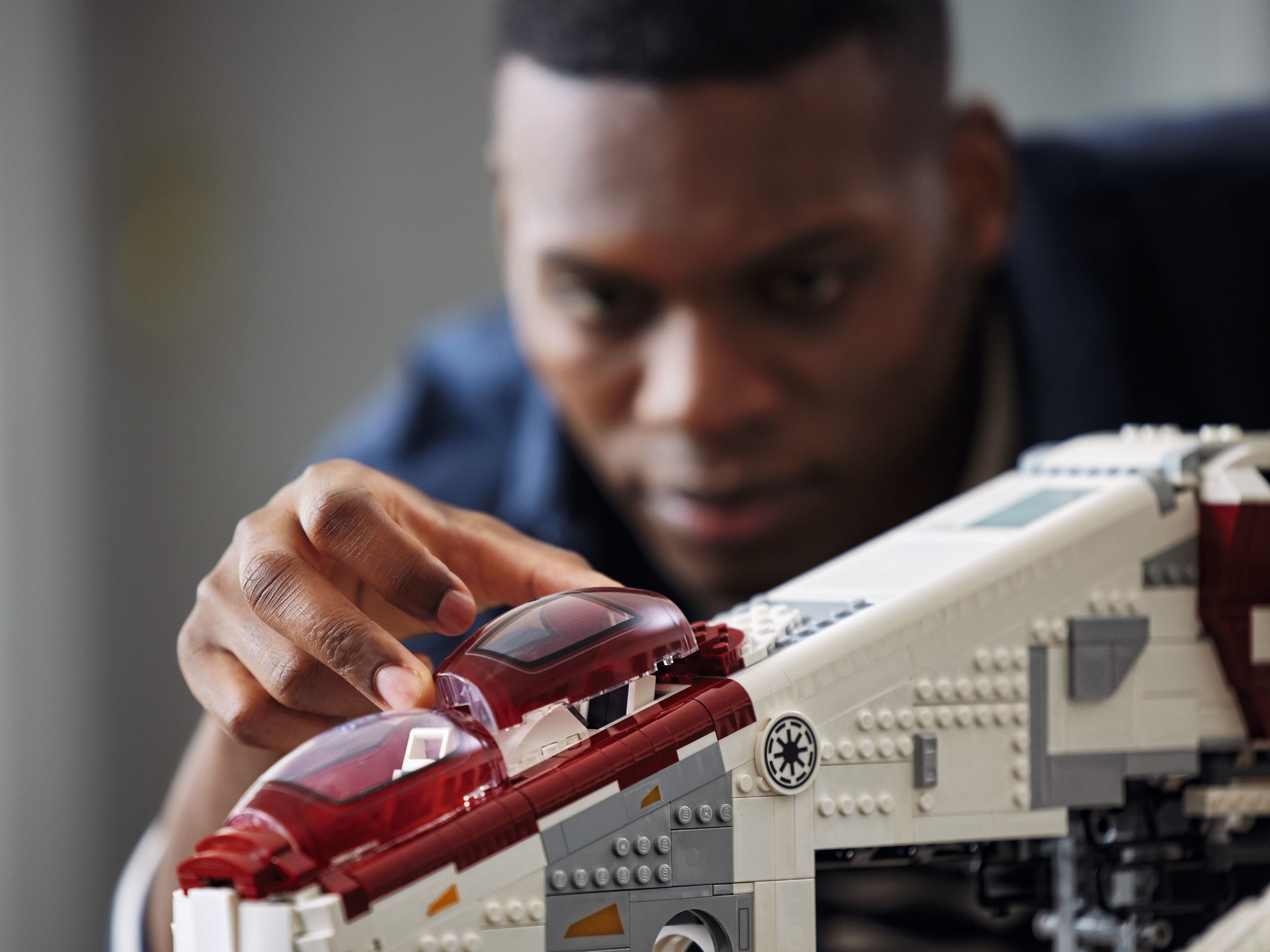 LEGO Star Wars Ultimate Collector Series Republic Gunship Set 75309 - FW21  - US
