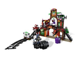 LEGO® Dynamic Duo Funhouse Flucht