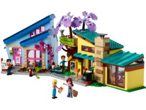 LEGO® Olly and Paisley’s Family Houses